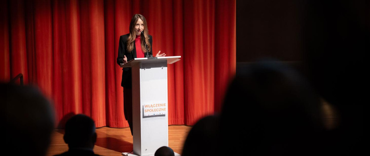 Ministra rodziny i polityki spolecznej na koferencji poswieconej projektowi Aktywni-Niepelnosprawni