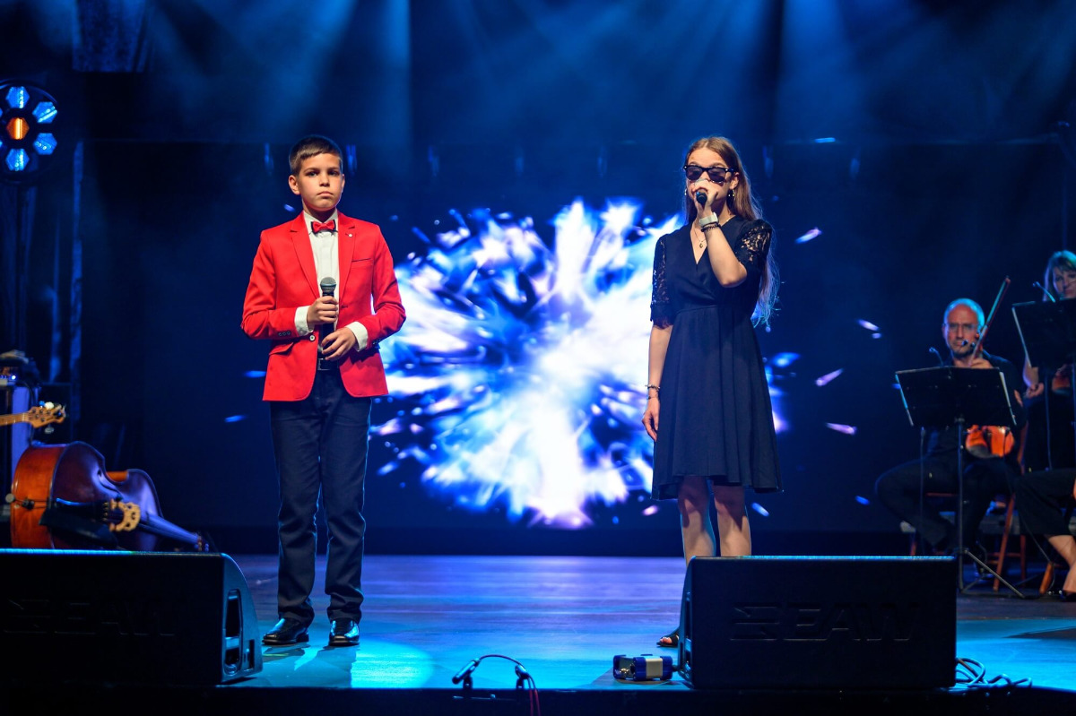 Festiwal Piosenki "Integracja malowana dźwiękiem"